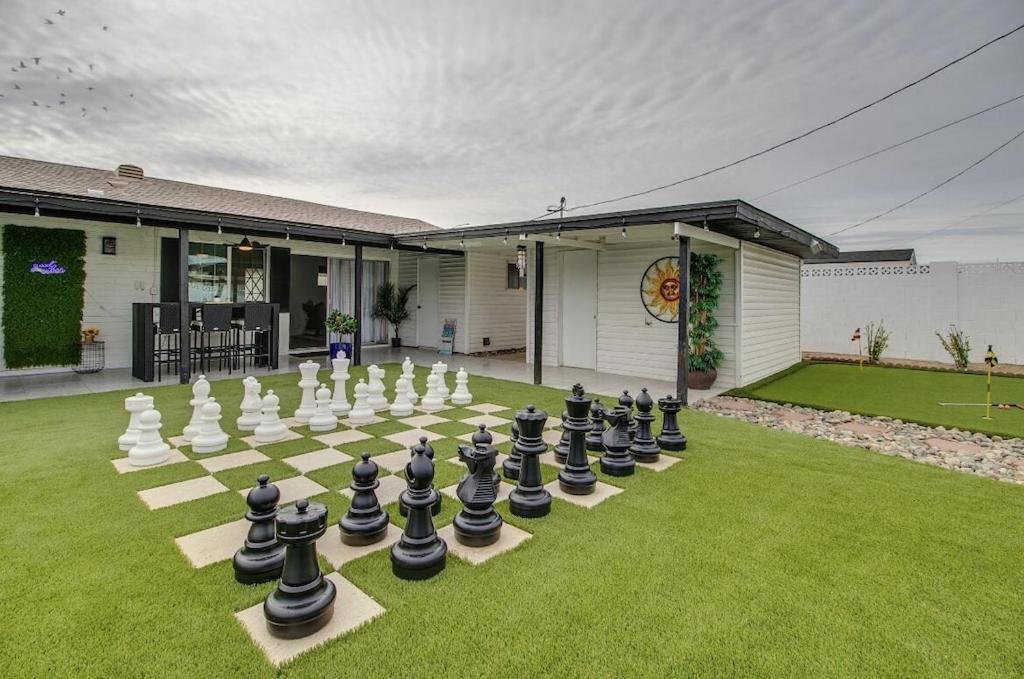 Charming Zen With Heated Pool, Pool Table, Arcade And Mini Golf. Casa de férias *