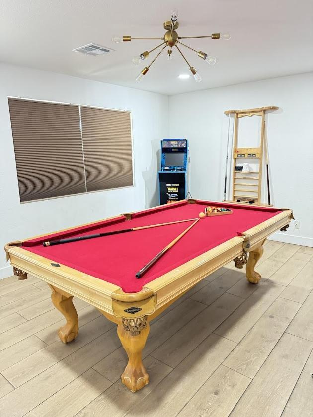 Charming Zen With Heated Pool, Pool Table, Arcade And Mini Golf.